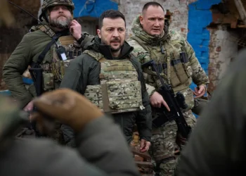 L'Ukraine prévoit un budget de défense record de 97 milliards d'euros en 2027 mais aura quand même besoin de plus de 45 milliards d'euros d'aide financière internationale