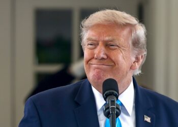 "S'ils font cela, si j'estime qu'il s'agit d'un acte hostile": Trump menace l'UE de représailles après le projet d'association avec le Canada