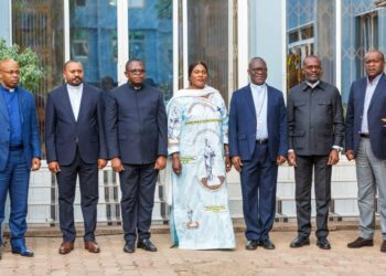 RDC – Dialogue national : Anthony Nkinzo et Fortunat Biselele reçus par Mgr Fulgence Muteba