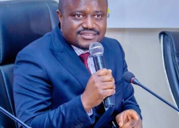 RDC – Détournement présumé de 57 millions USD : une motion de défiance déposée contre Muhindo Nzangi
